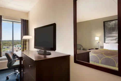 Super 8 by Wyndham Liverpool/Syracuse North Airport Featured Photos