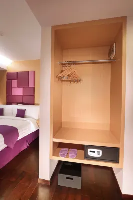 Quest Hotel Darmo Surabaya Photos