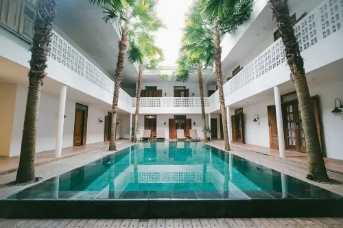 Adhisthana Hotel Relaksasi & Rekreasi Photos