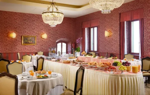 Titano Suites Restauration Photos