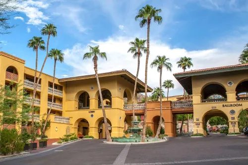 Hilton Phoenix Tapatio Cliffs Resort Rooms Photos