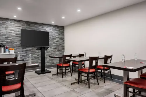 Ramada by Wyndham Anaheim Convention Center Business Facilities Photos