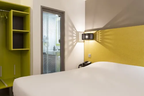 ibis Styles Nice Vieux Port Chambres Photos