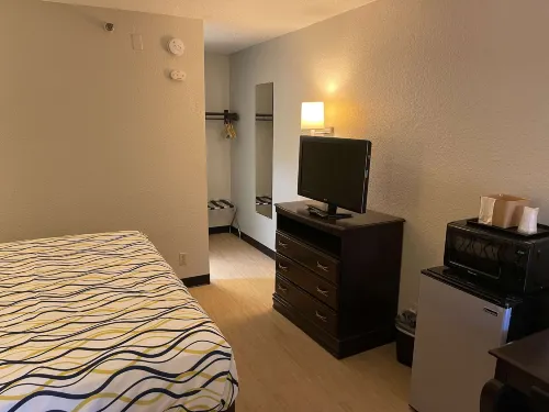 SureStay Plus Hotel by Best Western Durham Medical Center Zimmer Photos