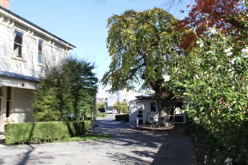 Merivale Manor Exterior Photos