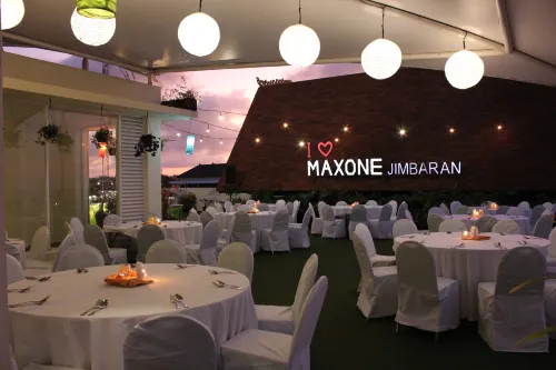 MaxOne Hotel Bukit Jimbaran Makanan Photos