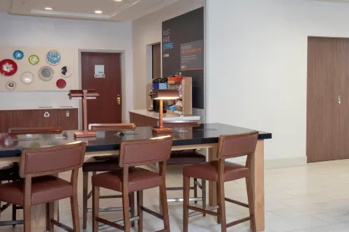 Holiday Inn Express & Suites Chester-Monroe-Goshen Dining Photos
