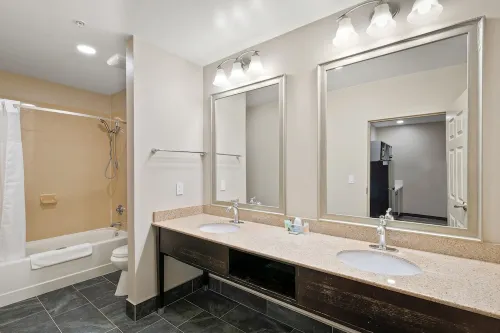 The English Inn of Charlottesville Rooms Photos