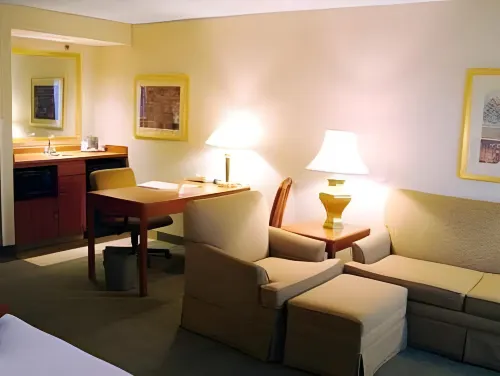 Hampton Inn and Suites by Hilton Windsor Rooms Photos