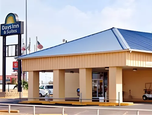 Days Inn & Suites by Wyndham Laredo Esterni Photos