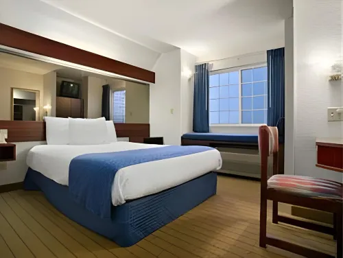 Motel 6 Olathe, KS Featured Photos