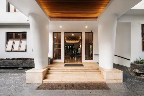House Sangkuriang Dekat Hotel Photos