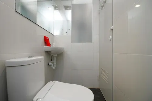 RedDoorz Plus Near Plaza Indonesia Photos