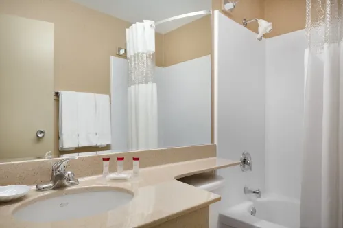 Ramada by Wyndham St. Johns Chambres Photos