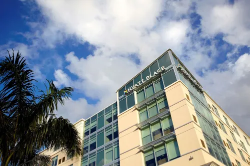 Hyatt Place Miami Airport East Exterior Photos