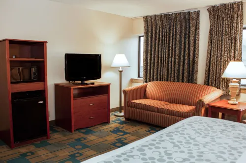 La Quinta Inn by Wyndham Cincinnati North Rooms Photos
