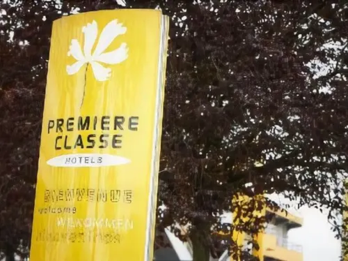 Première Classe Lille-Villeneuve d'Ascq-Stade Pierre Mauroy À proximité de l'hôtel Photos