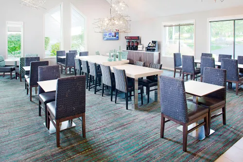 Residence Inn Seattle Bellevue Dining Photos