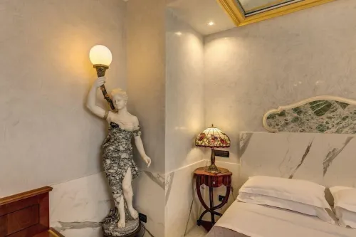Aurelius Art Gallery Hotel Rooms Photos
