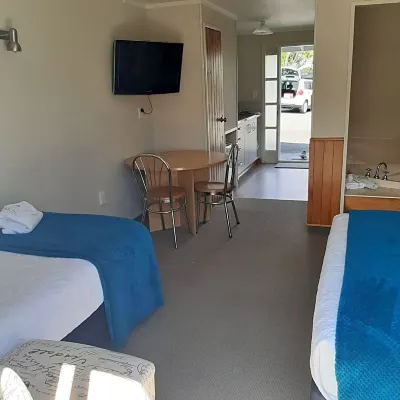 Cottage Mews Motel Rooms Photos