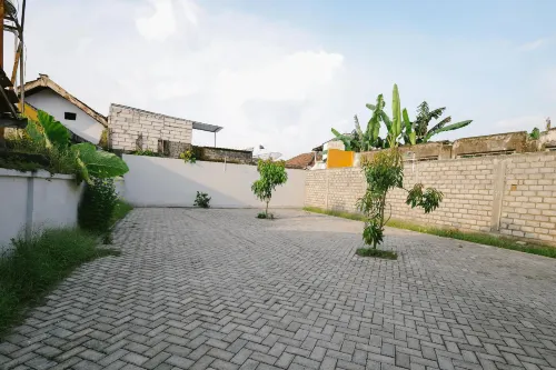 Urbanview B Syariah Lumajang by RedDoorz Eksterior Photos