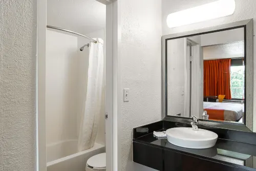 Motel 6 Little Rock, AR - West Photos