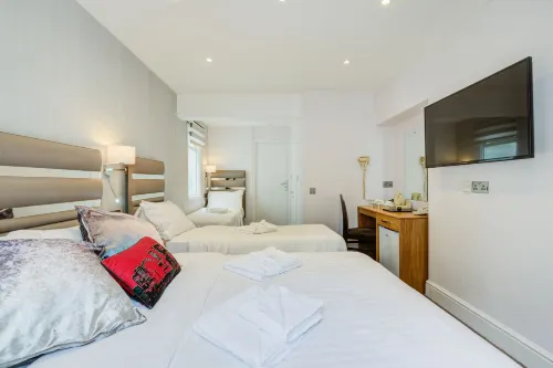Admiral Hotel at Park Avenue Photos