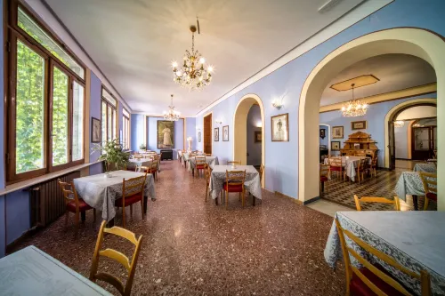 Royal Victoria Hotel Restauration Photos