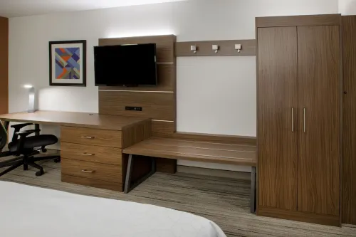 Holiday Inn Express & Suites Atascadero Rooms Photos