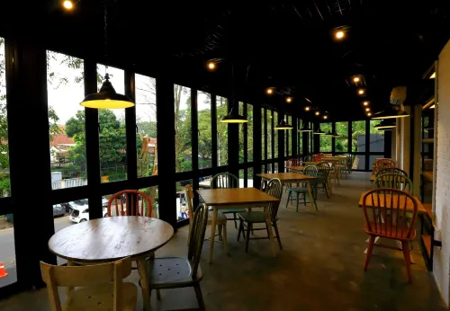 Namin Dago Hotel Dining Photos