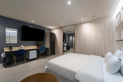 Hotel Millennium Rooms Photos
