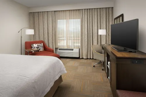 Hampton Inn & Suites by Hilton Phoenix Tempe Rooms Photos