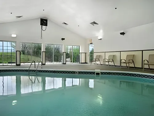 Motel 6 Olathe, KS Featured Photos