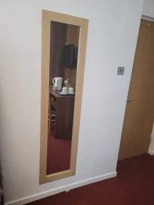 The Gatwick White House Hotel Rooms Photos