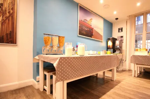Smart Hyde Park Inn Hostel Makanan Photos