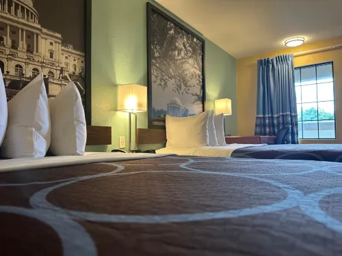Super 8 by Wyndham Alexandria/Washington D.C. Area Chambres Photos