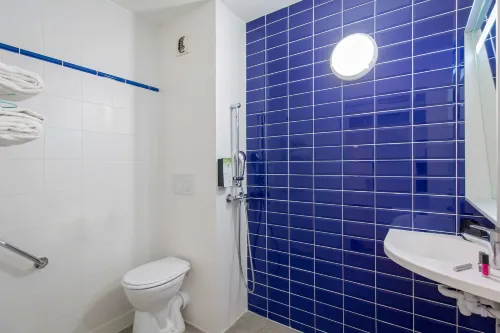 Hôtel Kyriad Marseille Est Aubagne Gémenos Chambres Photos