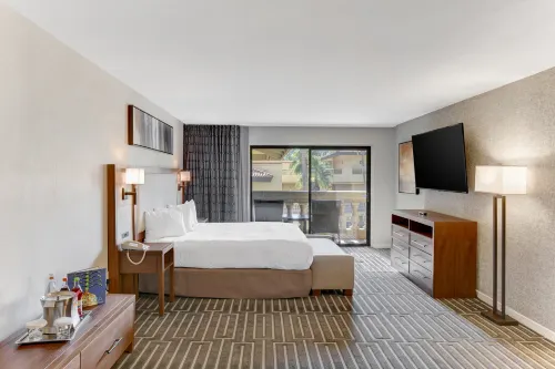 Hilton Phoenix Tapatio Cliffs Resort Photos