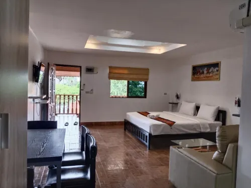 Phratamnak Inn - 100 Meter from Beach Zimmer Photos