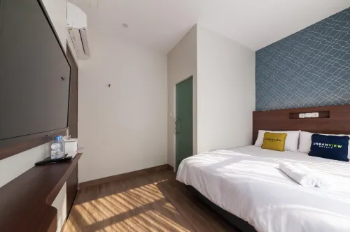Urbanview Hotel Cengkareng Jakarta by RedDoorz Rooms Photos