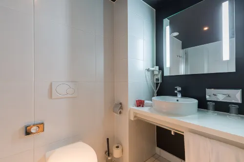Leonardo Hotel Almere City Center Rooms Photos