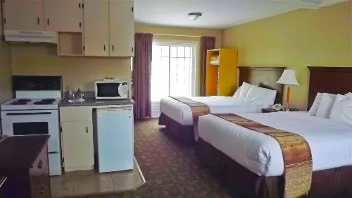 Canadas Best Value Inn and Suites Charlottetown Zimmer Photos