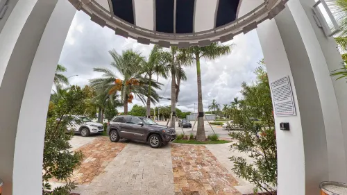 Oceanside Hotel and Suites Photos