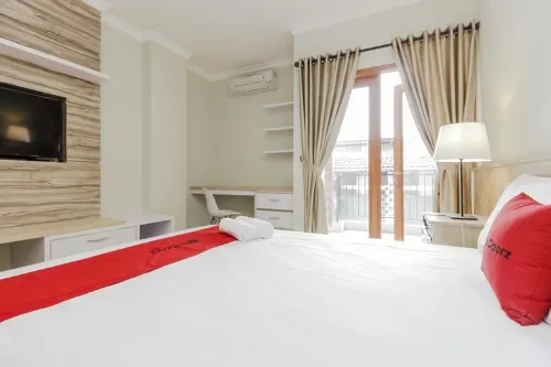RedDoorz Premium Near Ragunan Zoo 2 Chambres Photos