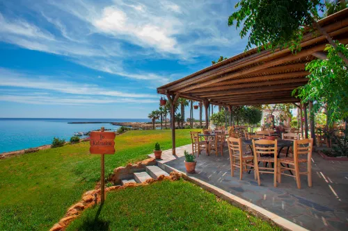 Cavo Maris Beach Hotel Общественные зоны Photos