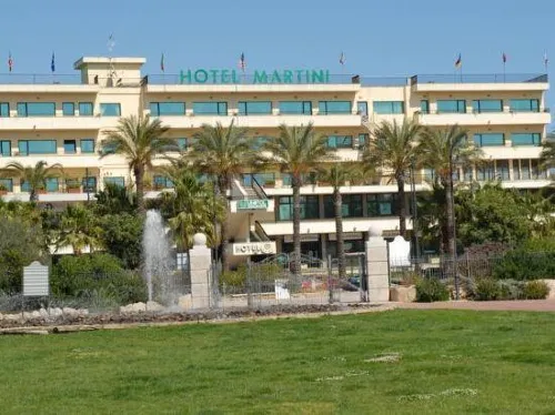 Hotel Martini Olbia Exterior Photos