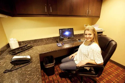Hampton Inn & Suites Seattle/Kent Photos
