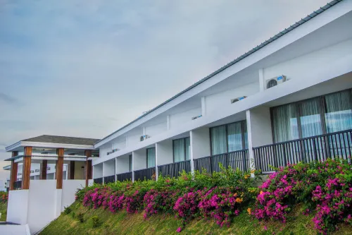 Estrella Hotel & Conference Center - Luwuk Eksterior Photos