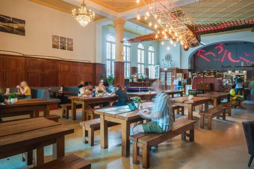 Three Little Pigs Hostel - Your Berlin Castle Mahlzeiten Photos