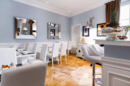 La Maison du Sage Dining Photos
